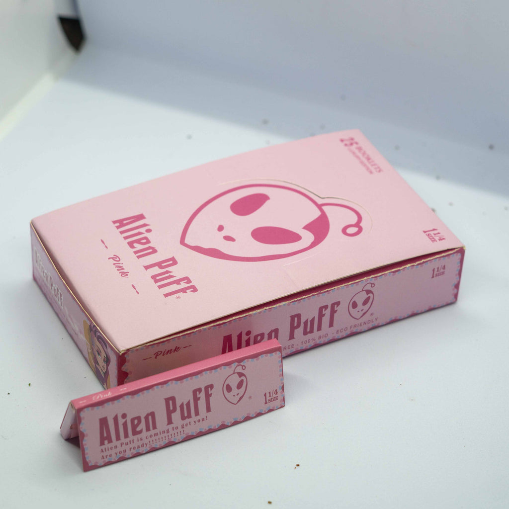 Alien Puff 1 1/4 Pink Rolling Papers