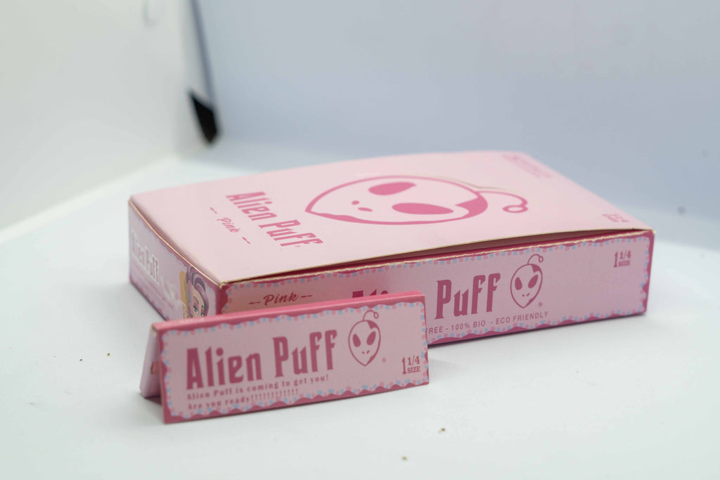 Alien Puff 1 1/4 Pink Rolling Papers