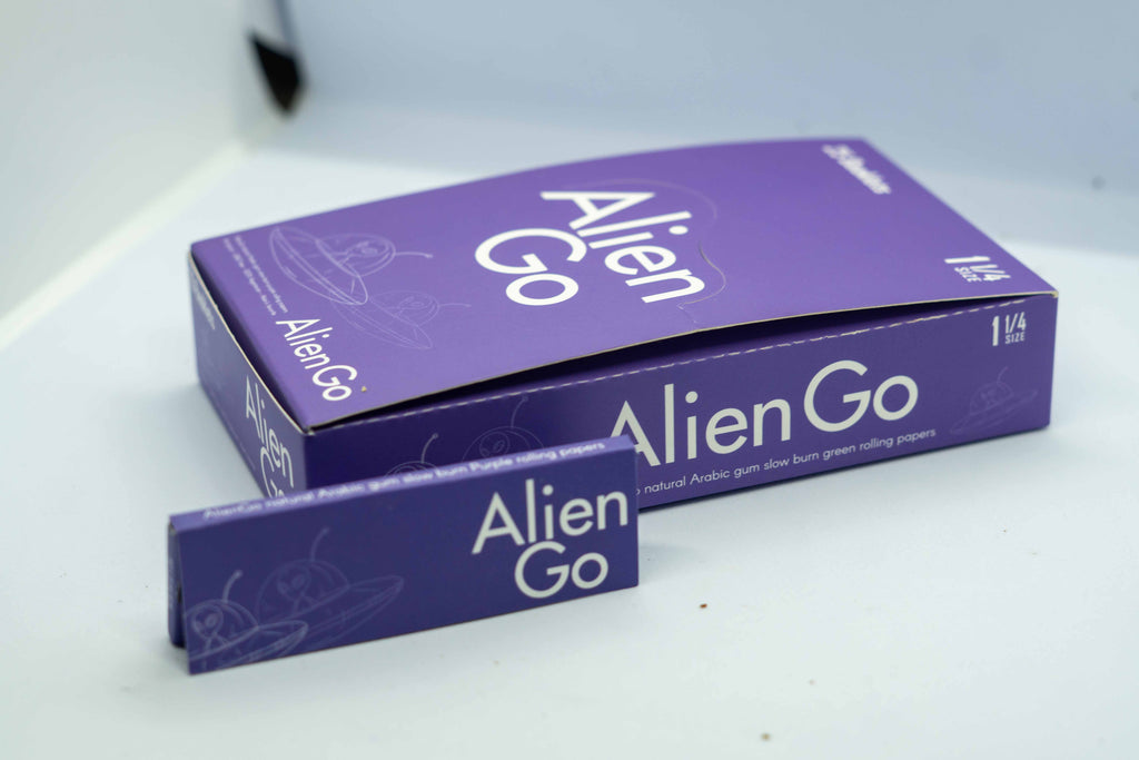 Alien Puff 1 1/4 purple Rolling Papers