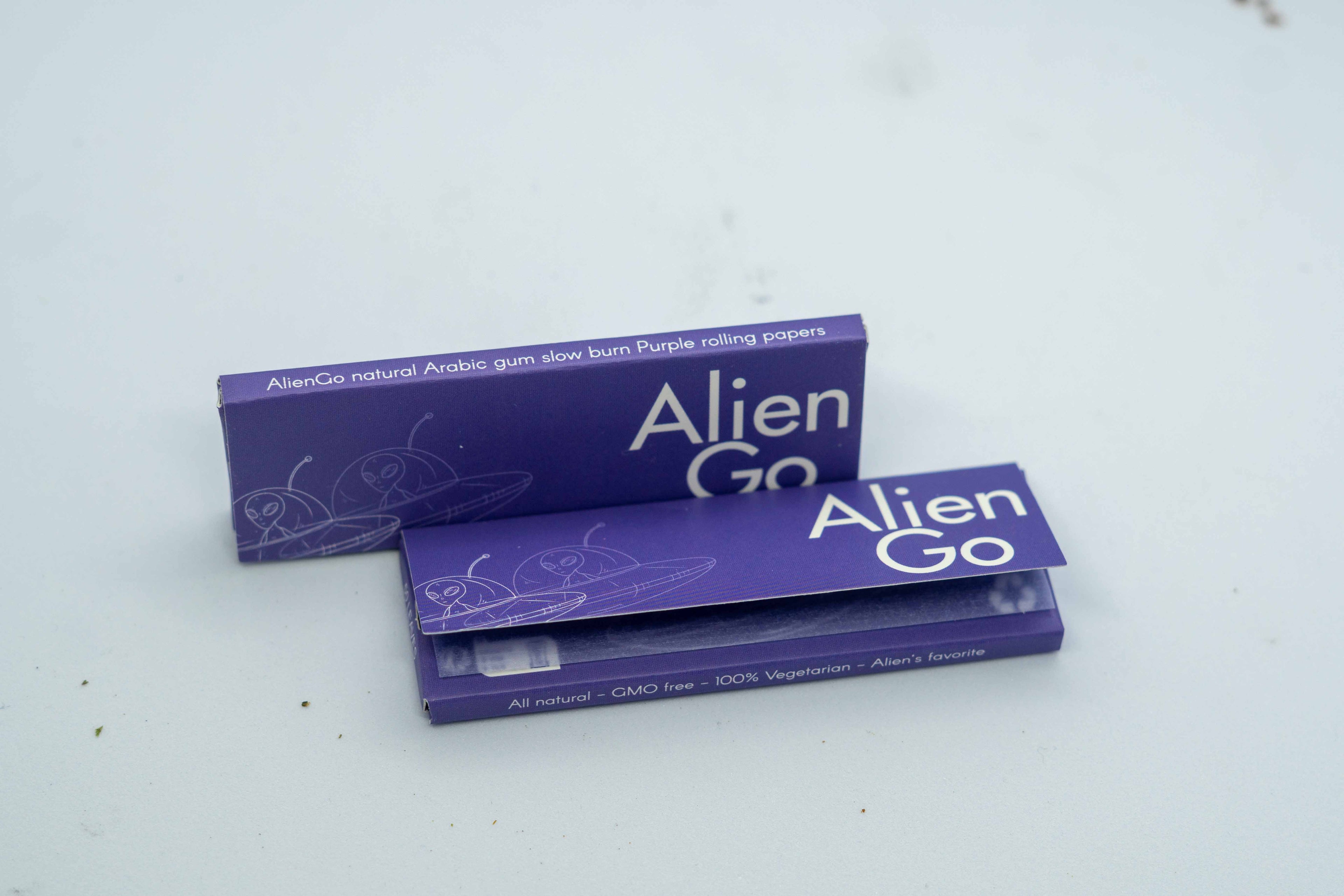 Alien Puff 1 1/4 purple Rolling Papers