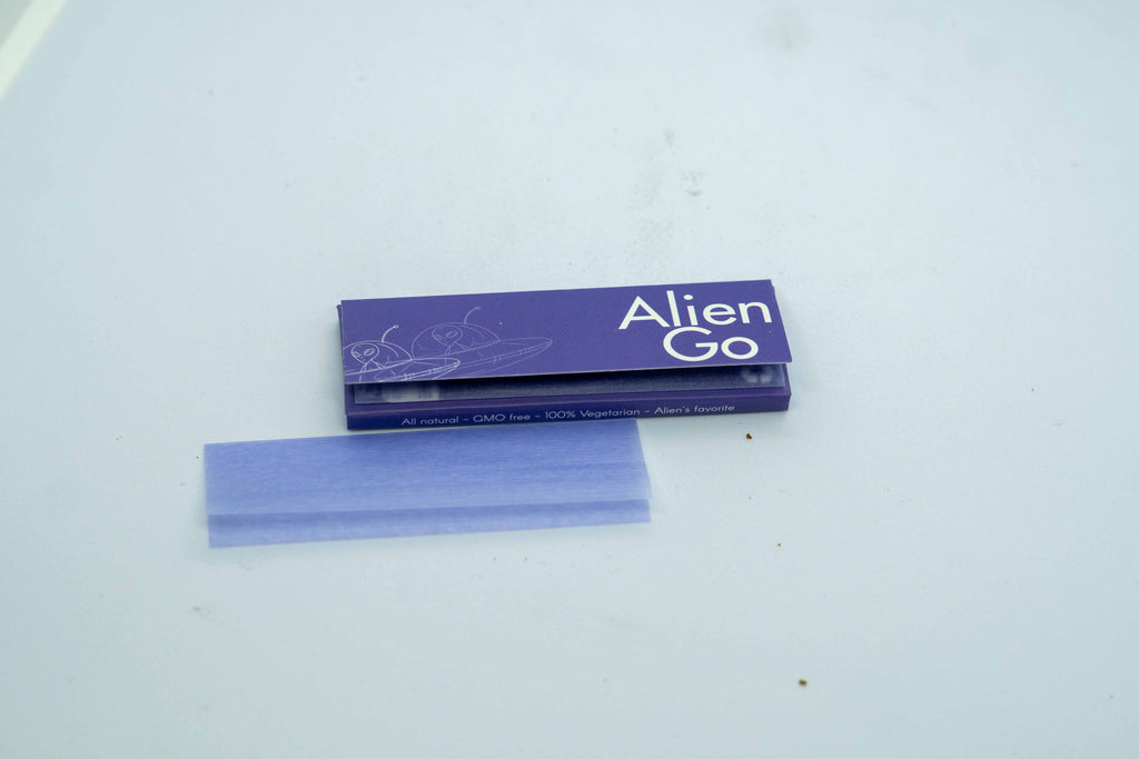 Alien Puff 1 1/4 purple Rolling Papers